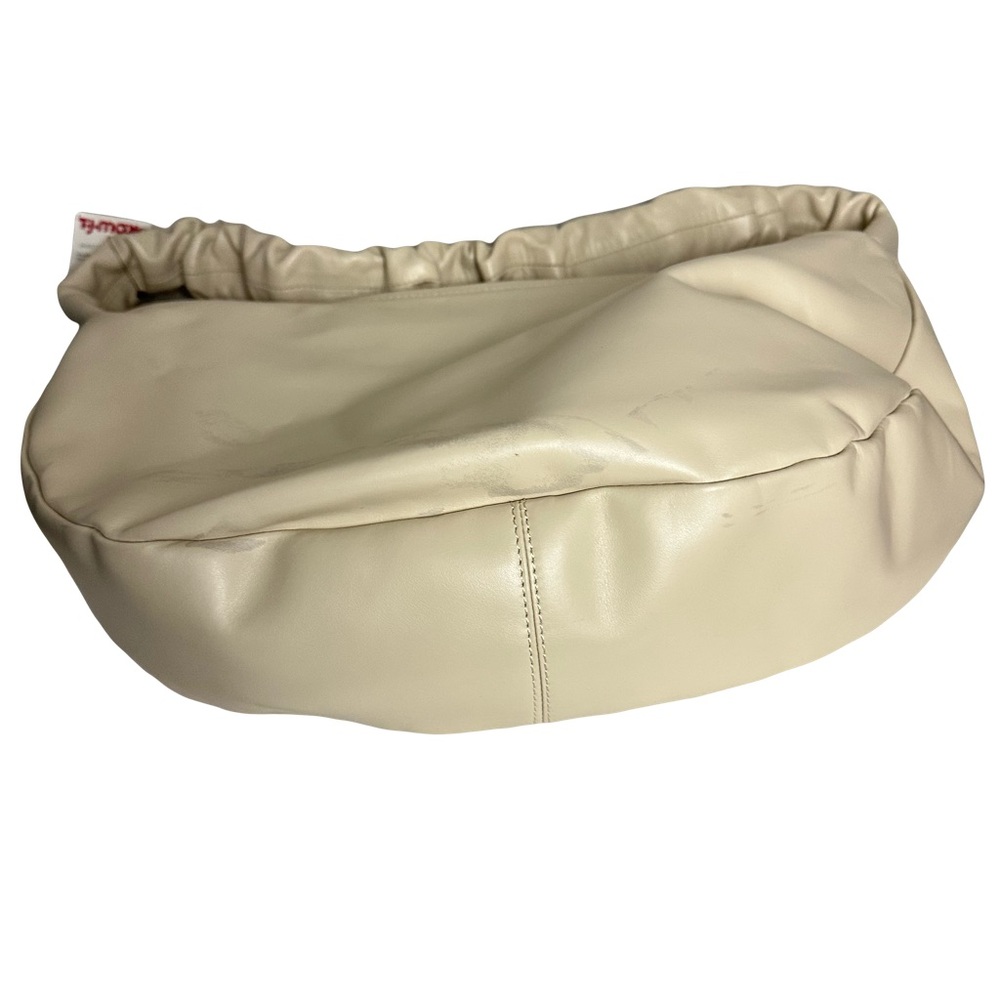 Chic Cream Hobo Bag with Ruched Handle - Picture 3 of 9